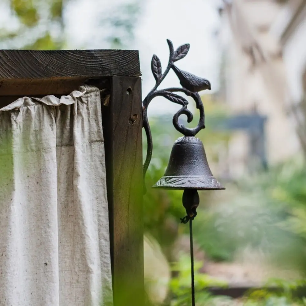 Rustic Cast Iron Bird Doorbell Metal Villa Yard Decoration Birdhand Rattles Entrance Door Knocker Dinner Bell Outdoor