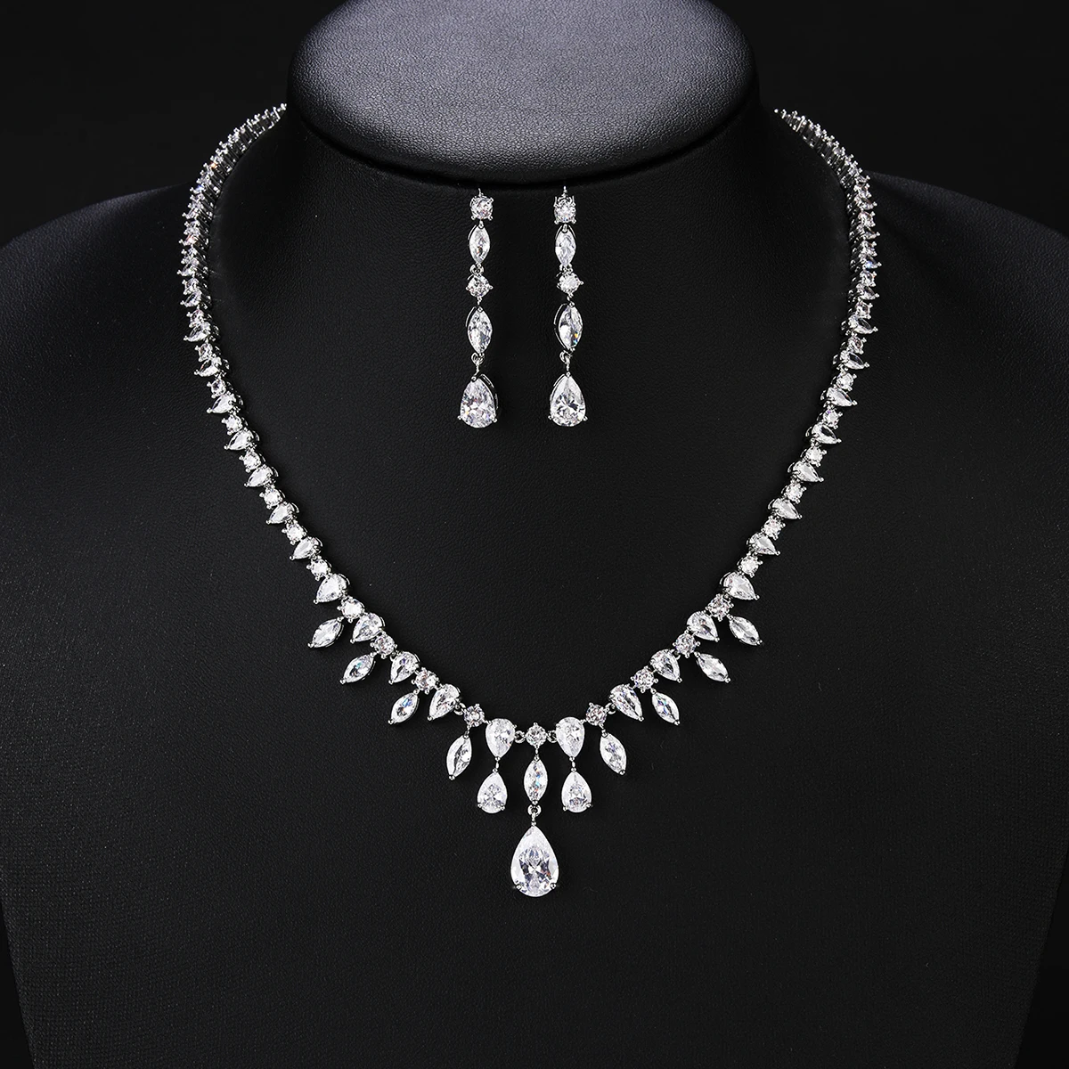 Fashion Simple Transparent CZ Shiny Water Drop Cubic Zirconia Wedding Party Necklace Earrings Jewelry Set CN10835