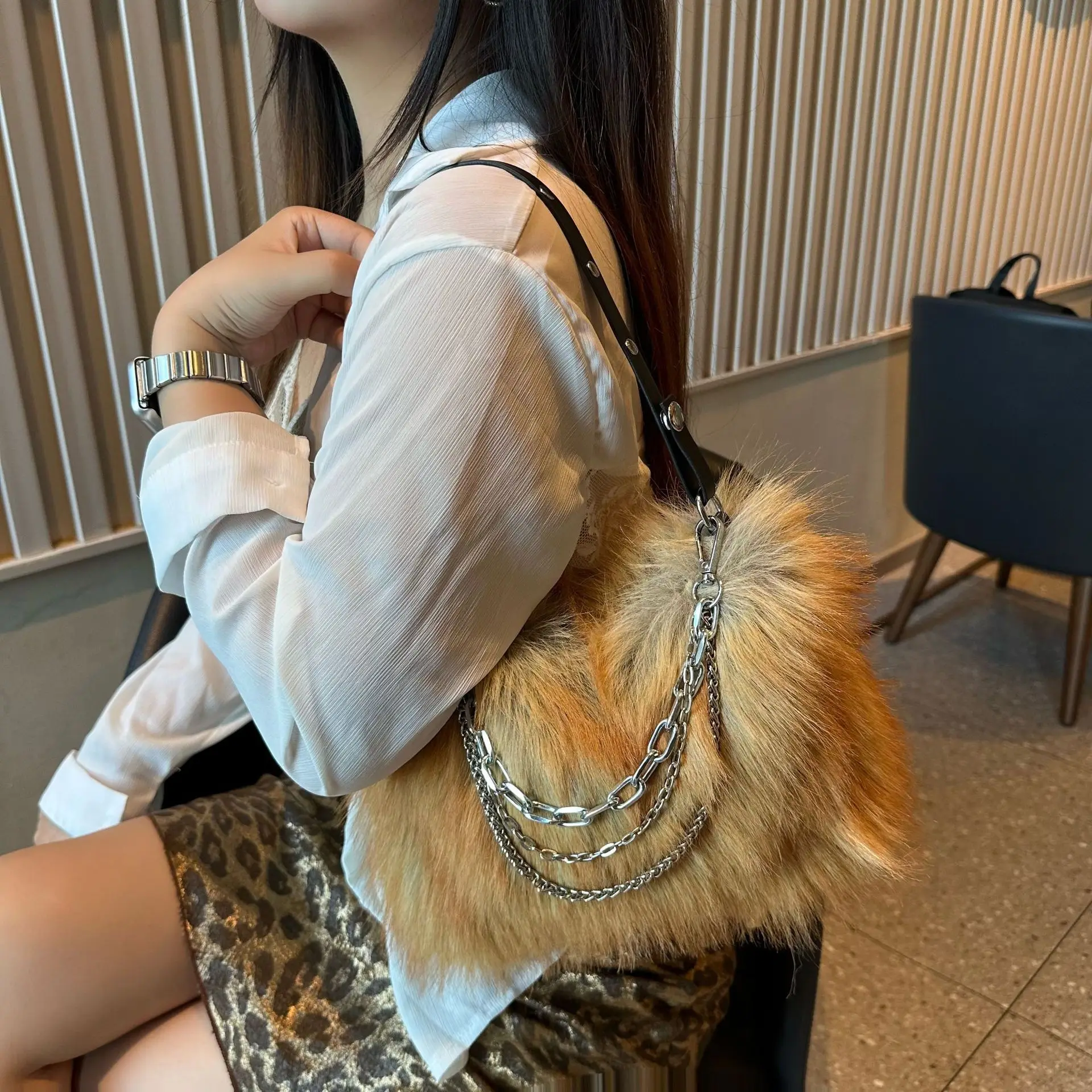 Women Punk Style Faux Fur Crossbody Bag Multi Layer Chain Decor Fluffy Plush Shoulder Bag Vintage Y2K Winter Handbag for Party