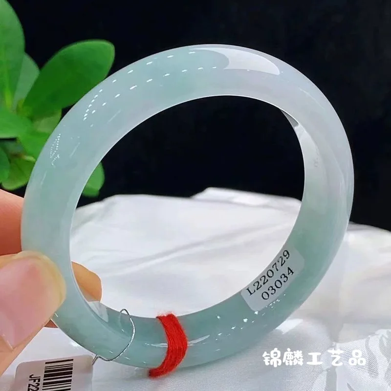 New bracelet ice-type light green jadeite with floral patterns
