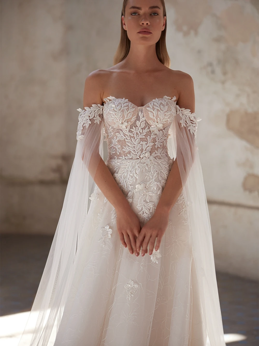 Vintage Beaded Lace Appliques Tulle Wedding Dress Sweetheart  Appliques Cape Sleeves Bridal Gown Customized vestido de novia