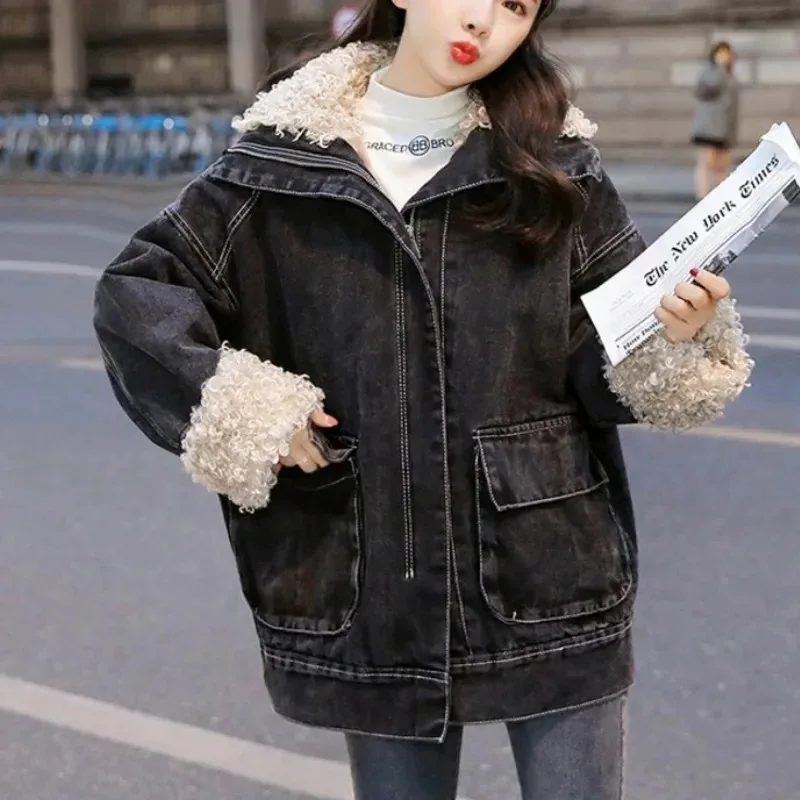 Women New Winter Fleece Lined Black Denim Coat Female Faux Fur Collar Jean Jacket Ladies Thickness Parka Plus Size Windbreaker