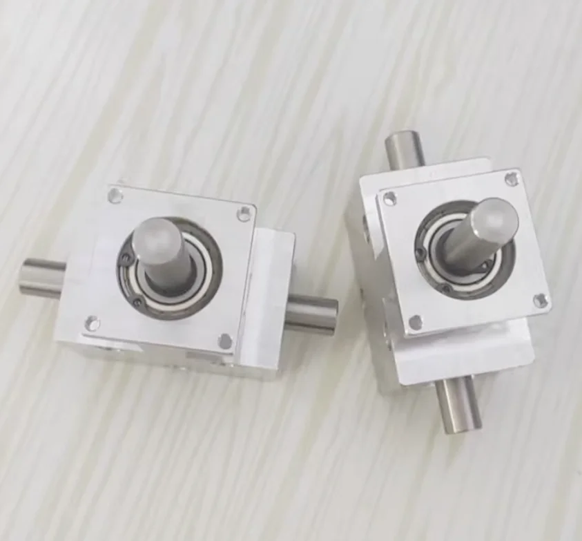 Angle gear 1:1 helical bevel gear shaft 12mm codirectional double output shaft 90 degree differential gearbox