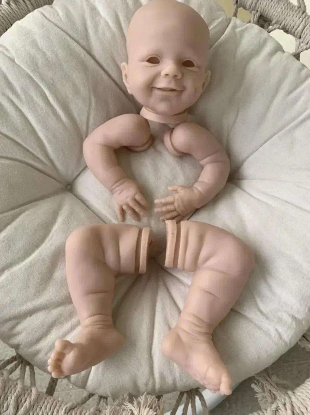 20 Inch Bebê Reborn Kit April Open Eyes Smile Baby Unpainted Reborn Doll Kit Unassemble Doll Parts with Cloth Body