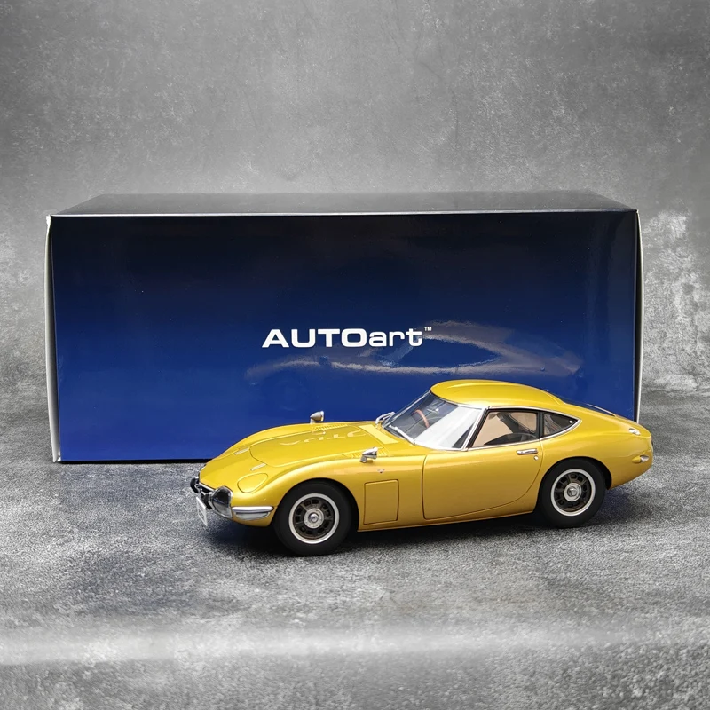 

AUTOart 1:18 Toyota 2000GT 1967 die-cast full-size static car model, boys' toy, adult collectible ornament.