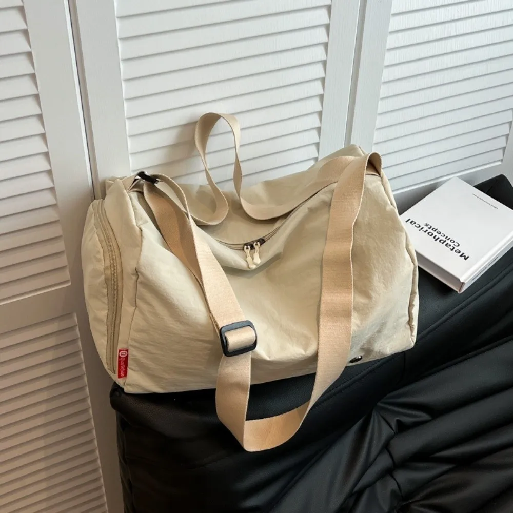 

Stylish Korean Sports Fitness Bag Large Capacity Cross Body Travel Luggage Bag Zipper Versatile Yoga Satchel Bag Shoulder Bag