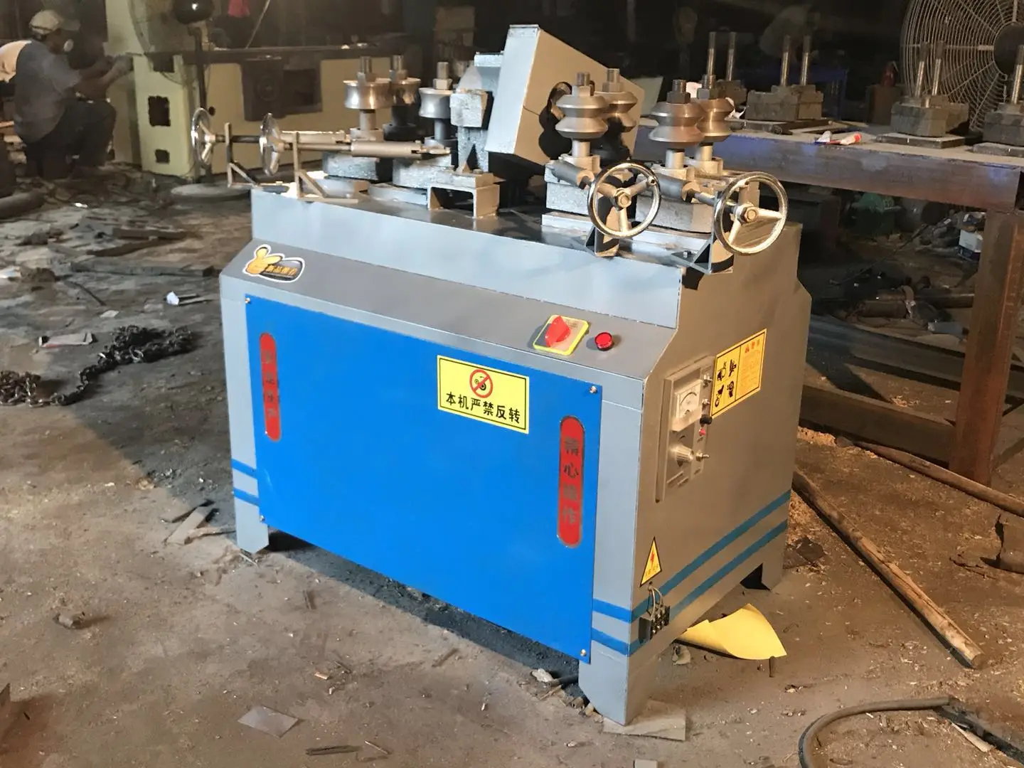 High-Speed Automatic Polishing Machine Multi-strip Bar Line Wooden Broom Hammer Rod Molding Motor Used