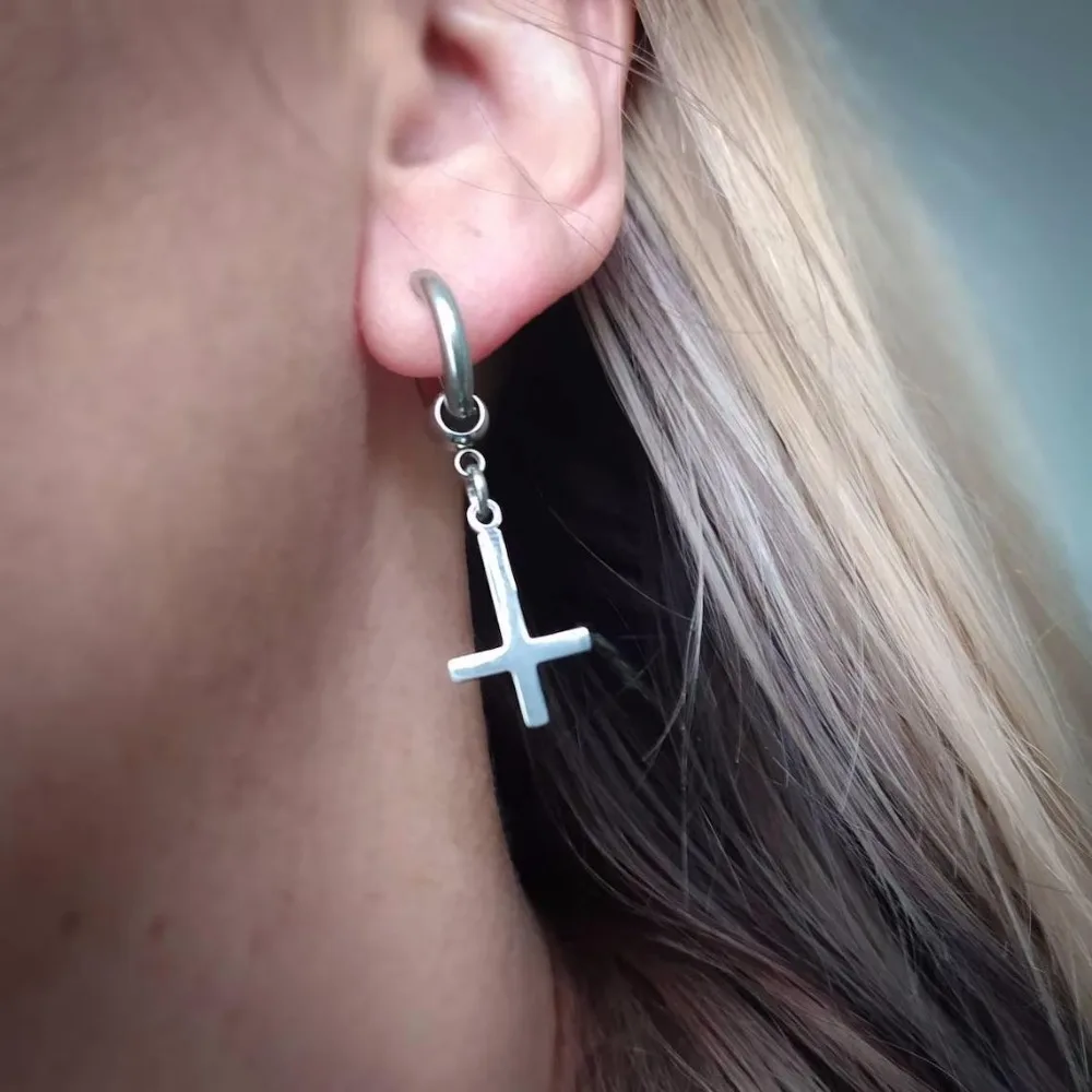 Gothic Simple Geometry Sliver Color Inverted Cross Hoop Earrings for Women Halloween Party Hip-hop Punk Jewelry Accessories Gift