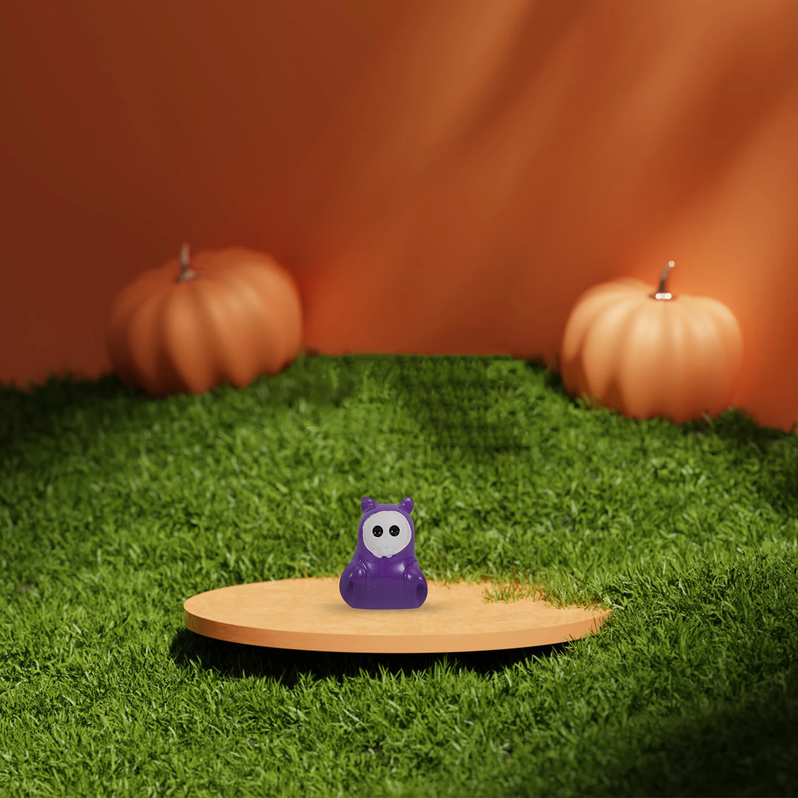 

10 Pcs Resin Ornaments Halloween Mini Ghost Crafts Miniature Statue Centerpiece