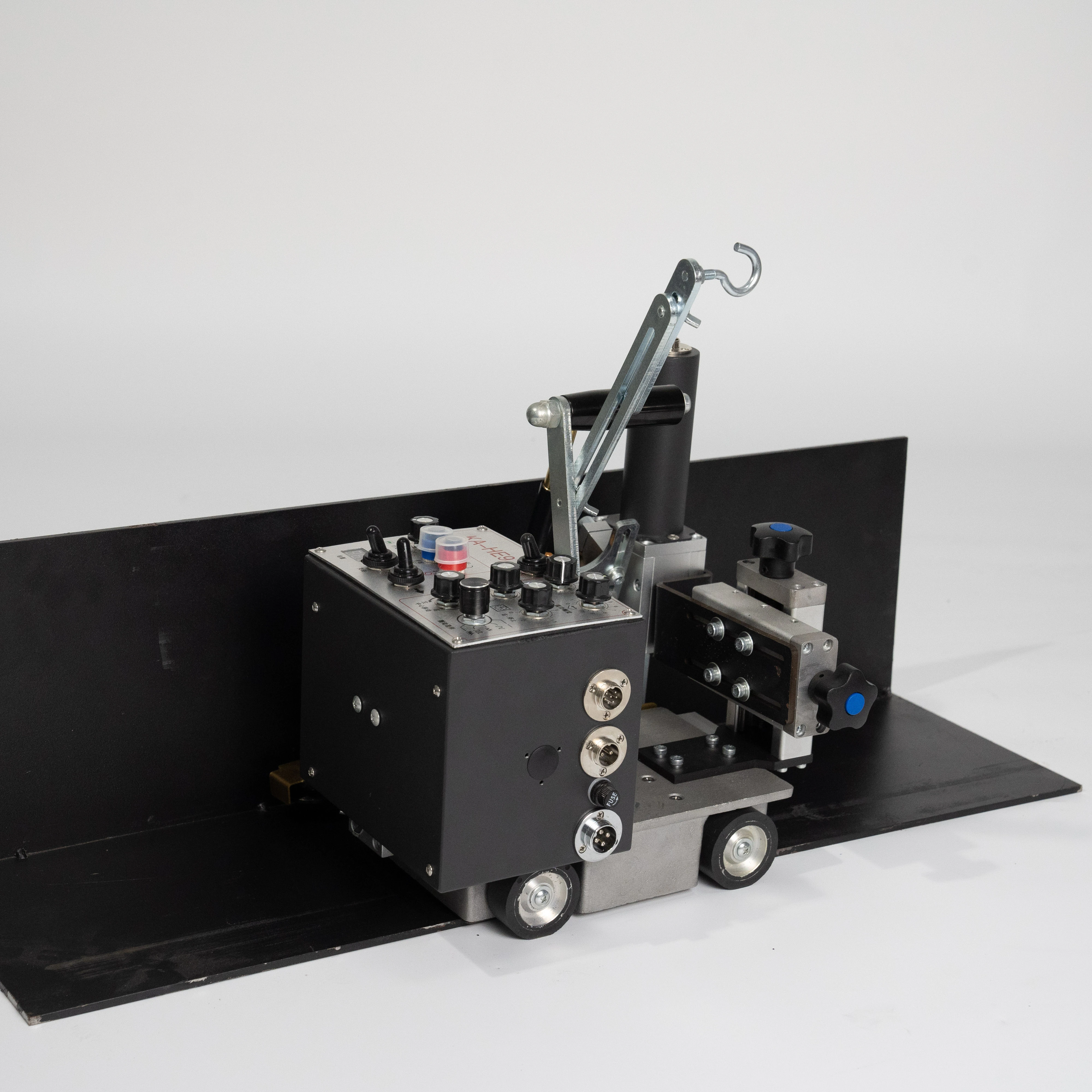 Self Adjusting New Welding Robot Handling Trolley Four-Wheel Drive 15W Quiet Operation