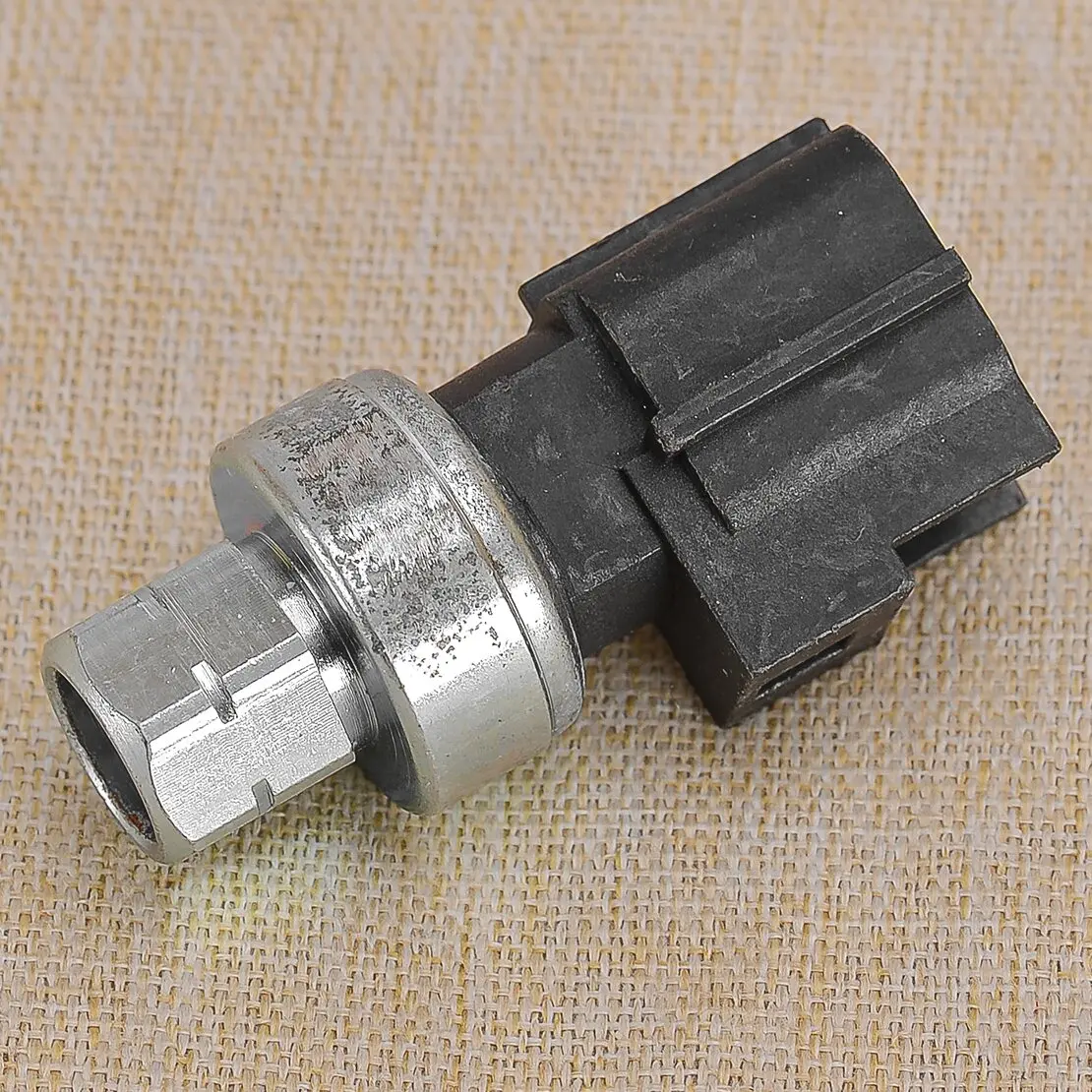 

MT1192 5073617AA 1711554 19187535 A/C Pressure Switch Sensor Fit For Dodge Ram 1500 2500 3500 Jeep Liberty Grand Cherokee