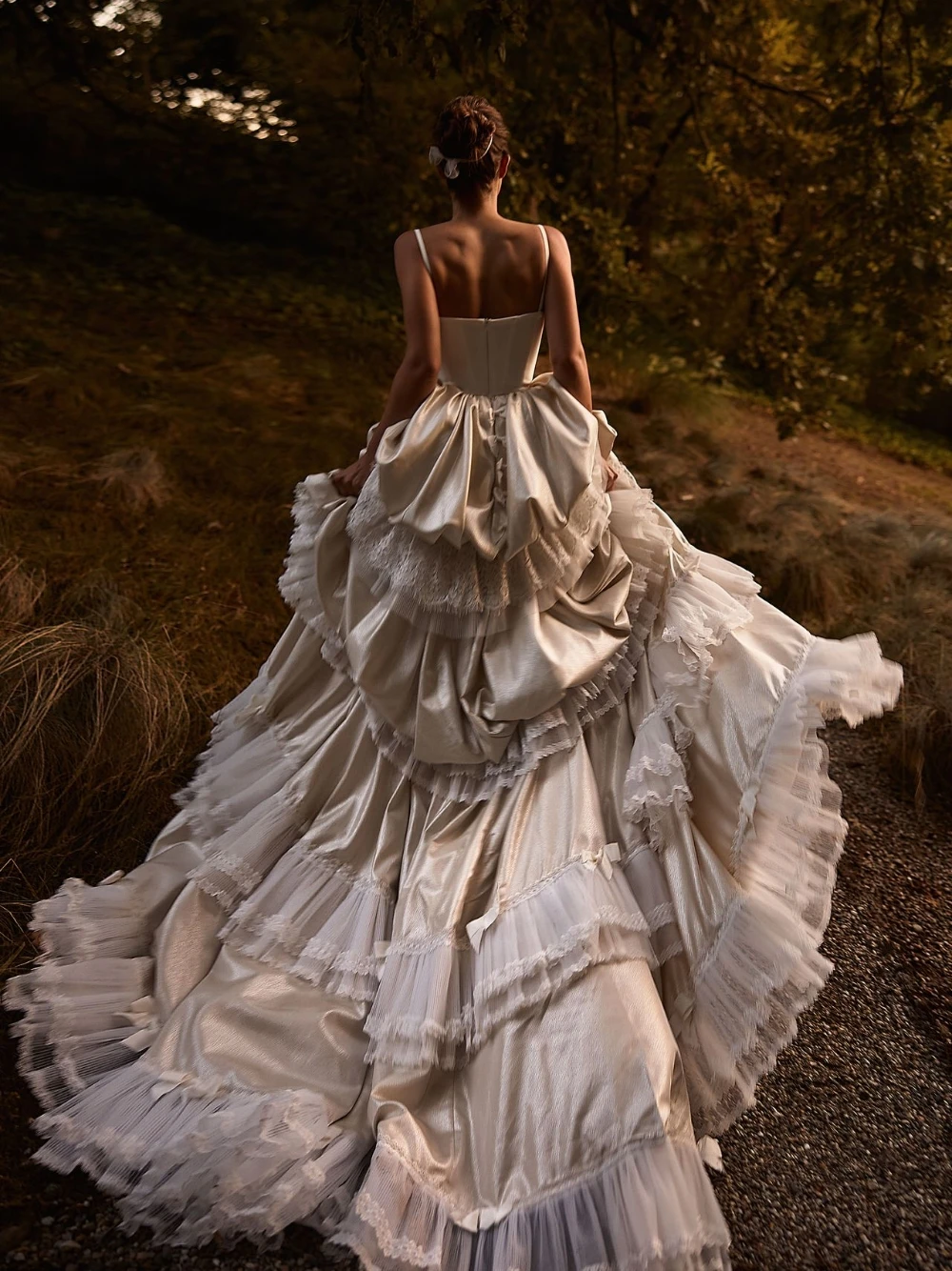 Vestido de casamento estilo vitoriano gótico, espartilho superior em camadas saia plissada vestido de noiva com cauda longa, renda chique alta-baixa roupa de noiva