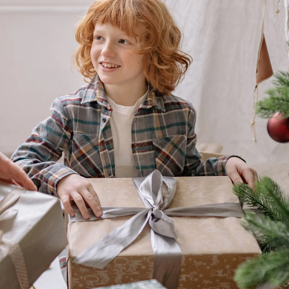 

3 Rolls Heart Shape Valentine Stickers Multifunctional Sealing Stickers for Gift Box Envelope Craft DIY Heart Label Decals