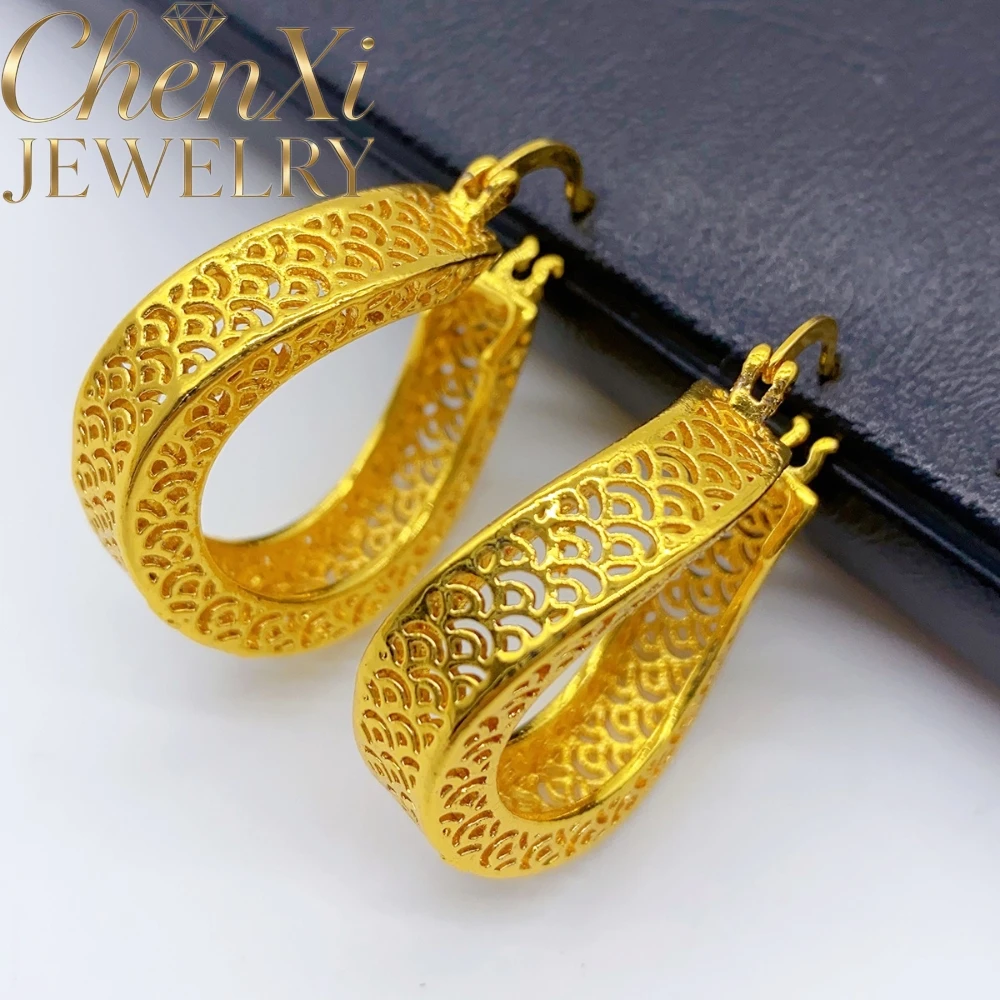 Natural Sand Gold Openwork Pattern Earrings Finely Detailed Stylish Statement Piece Delicate Accessory Gift Multi-Occasion Wear