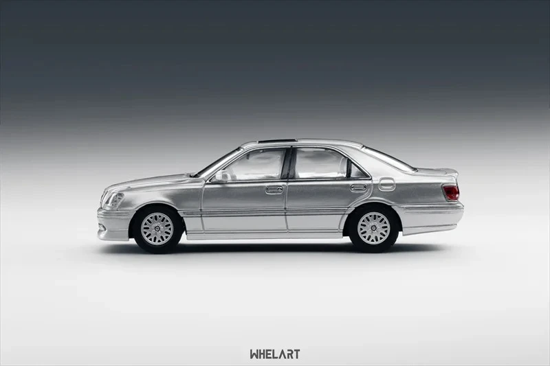 (Pre-Order) 1:64 Crown XI Athlete Silver Diecast Collector's Vehicle Model Car
