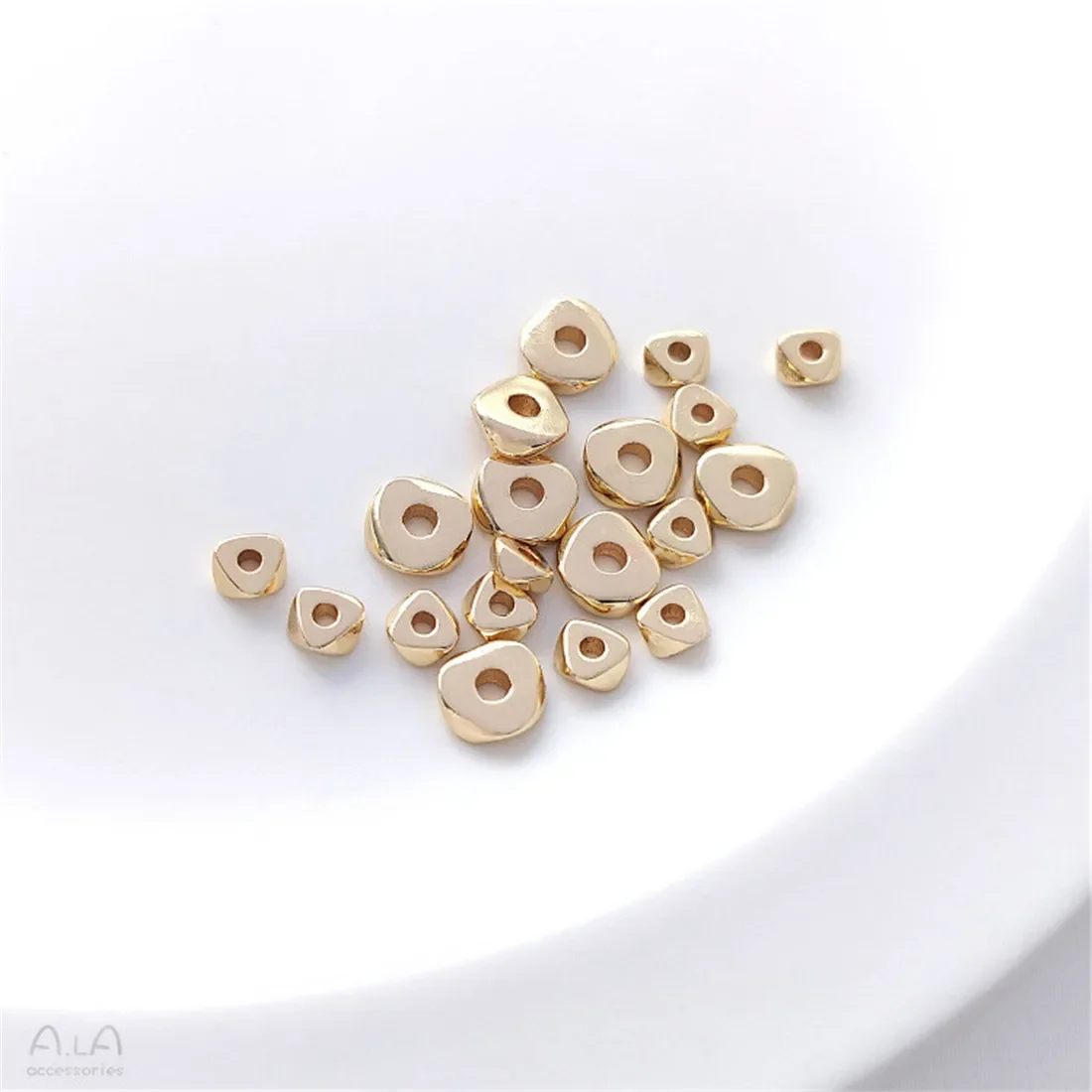 Small Triangle Bead for DIY Pearl Bracelet and Necklace, 14K Gold Wrapped, Jewelry Accessories, Loose, New, Small, C310