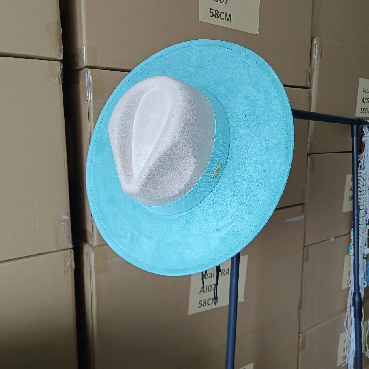 Two-tone color Vegan suede fedora hat top 9.5 cm brim jazz hat panama hat for men and women Hat Burning шляпа женская