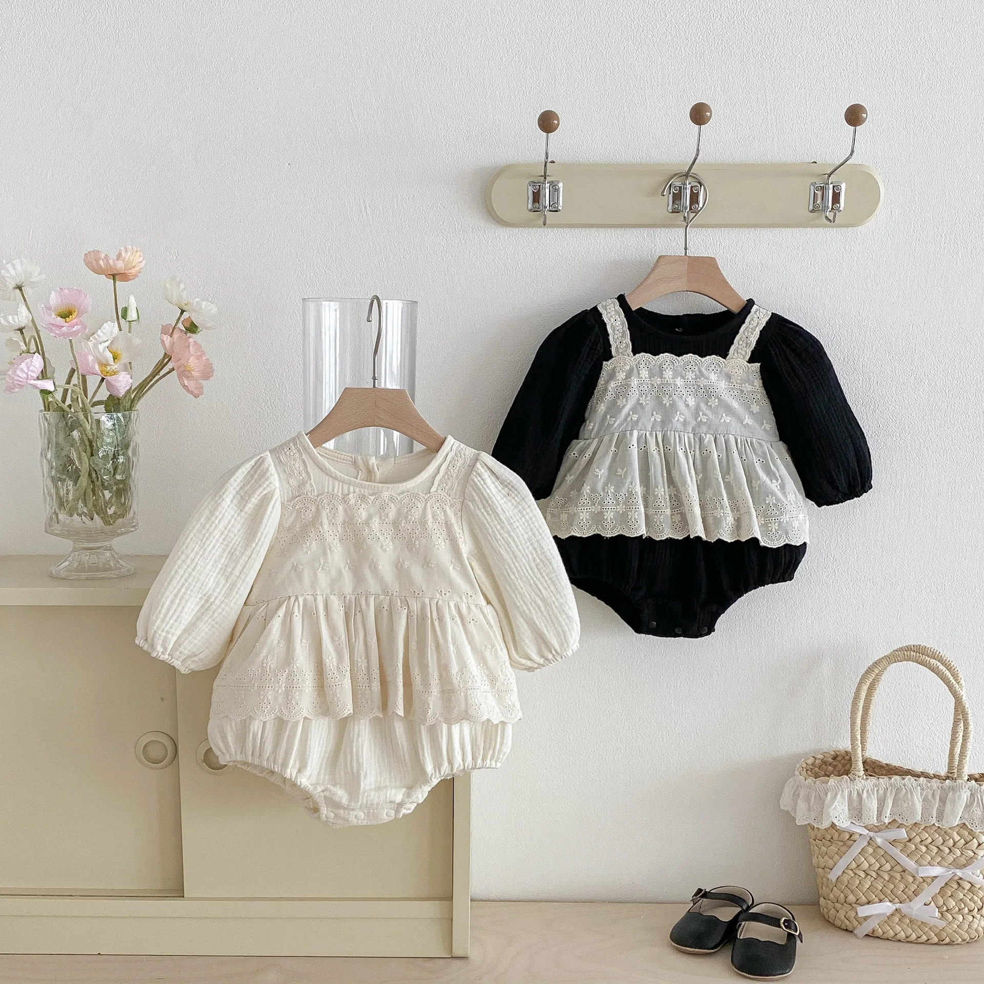 Korean girls' spring and autumn baby splicing long-sleeved lace dress 2025 children's baby girl sweet climbing clothes