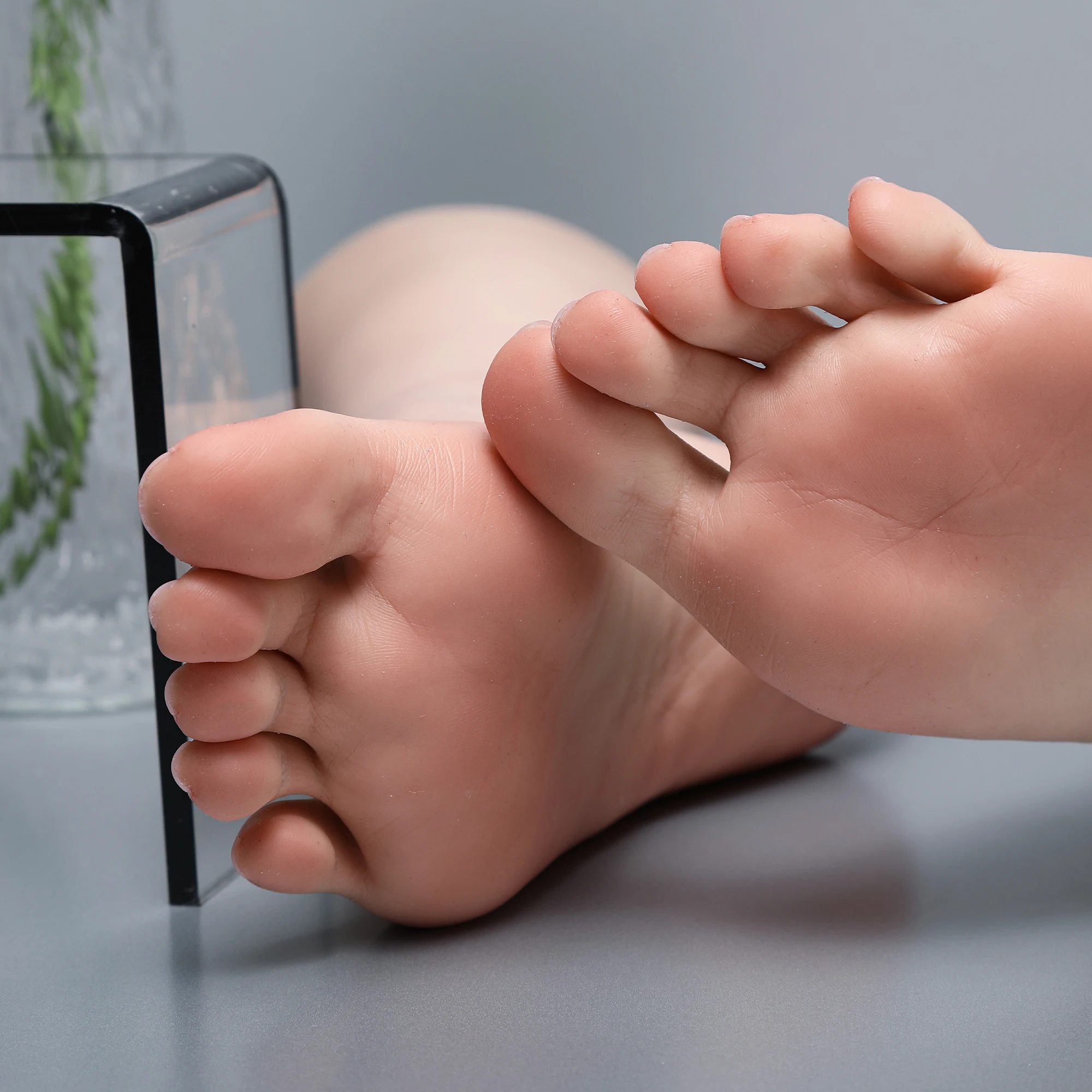 หุ่นซิลิโคนเท้าผู้หญิงอ้วนเล็กน้อยเหมือนจริงเล็บปลอมเท้า ZDW3820 รองเท้าถุงน่องอุปกรณ์ประกอบฉากแสดงทุกกระดูก