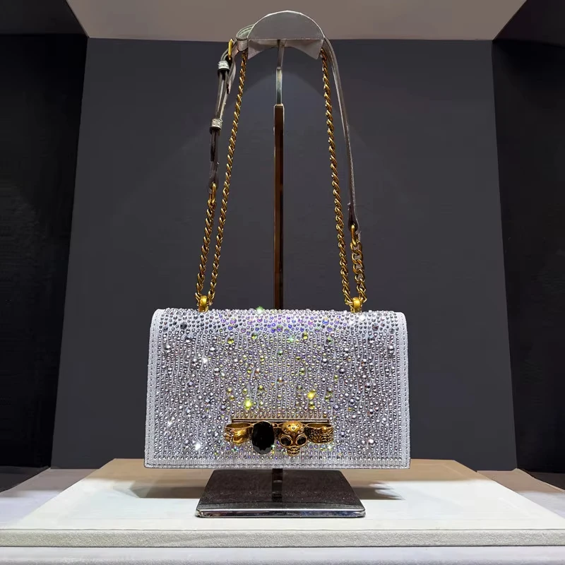 

Luxury Shiny Diamond Dinner Bag Women's Metal Chain Shoulder Bag New Fashion Small Square Bag Wedding Party Clutch Skull Handbag
