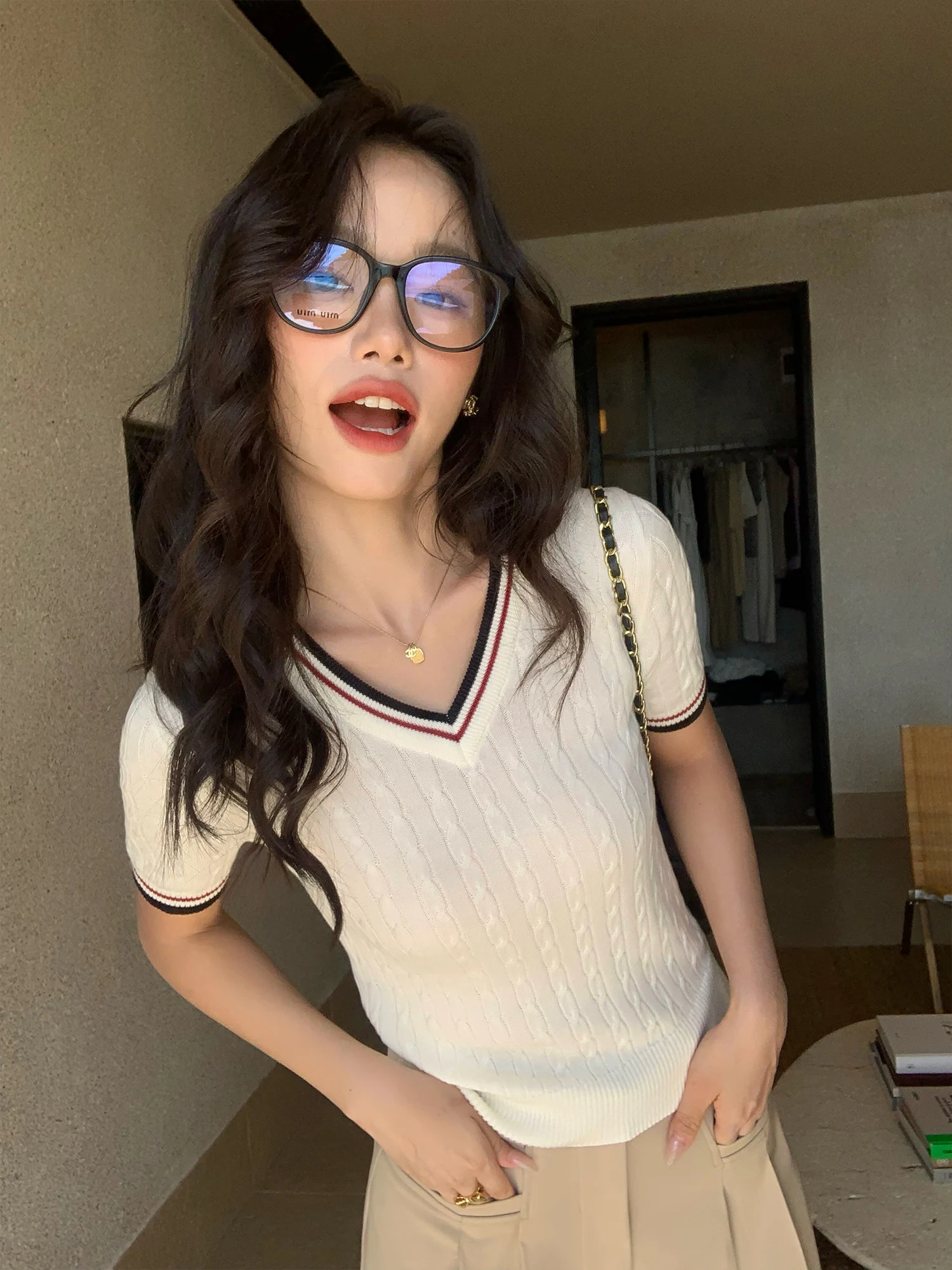 

Pusumede Vintage Color Block V-Neck Twisted Short Sleeve T-Shirt Women's Summer Knitted Short Top Straight Cut Regular Fit