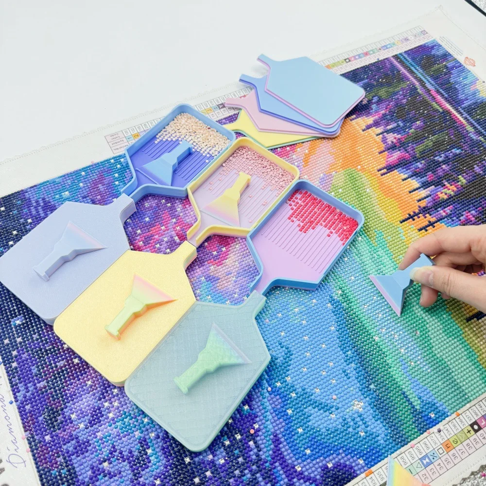 New Large Diamond Painting Tray Storage Box With Y-Shaped Corrector, Suitable For 5d Diamond Painting Accessories And Tools. view 5