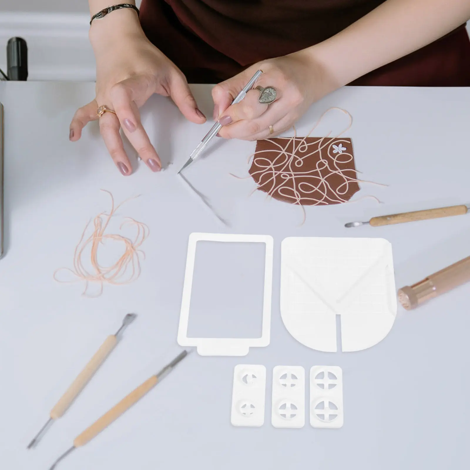 

Набор из 1 предмета: прецизионный инструмент для вставки штифтов в заготовки для серег из полимерной глины, легкий портативный инструмент для изготовления украшений для начинающих