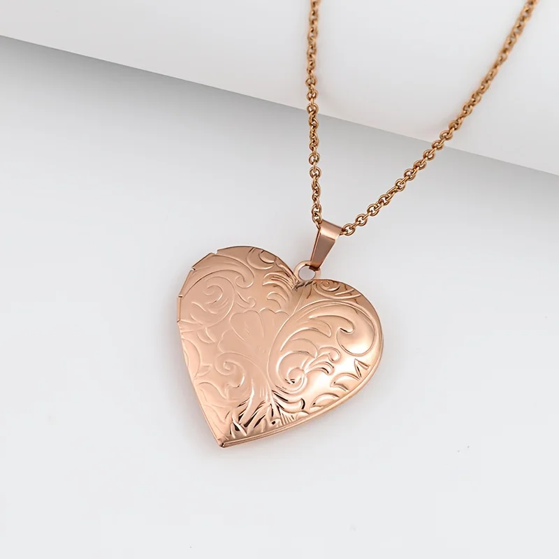 Customized Heart-Shaped Photo Locket Necklace for Women