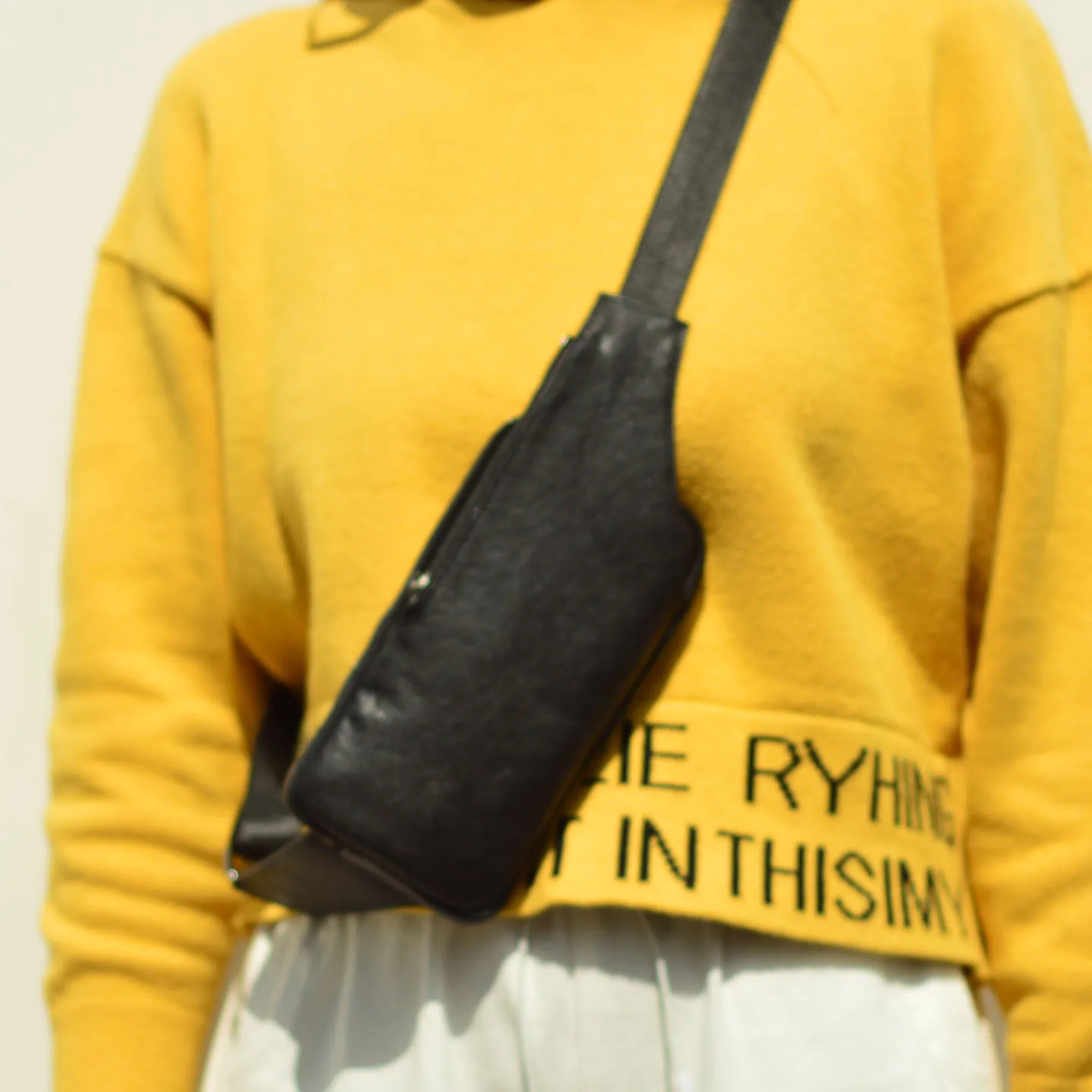 vintage-reclaimed-leather-crossbody-bag-top-layer-tanned-cowhide-chest-bag-commuter-versatile-single-shoulder-small-square-bag