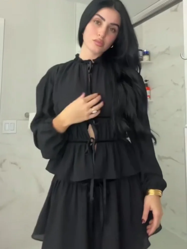 

HH Autumn Woman New Fashion Round Collar Long Sleeves Bow Lace-up Pleated Decoration Shirt Female Slim Loose Black Blouse