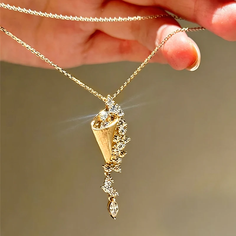 Lnkry Funkelnde Halskette mit Marquise-/Rundschliff-Moissanit-Anhänger, 14 Karat Gold gefüllt, Sanduhr-Anhänger, Halsketten für Damen, Schmuck, Geschenk