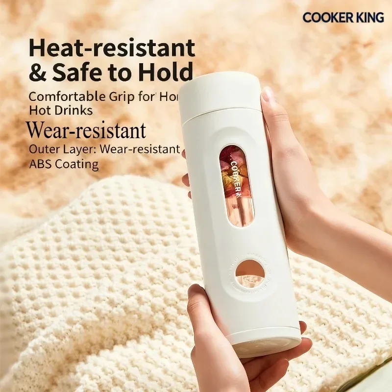 كوب ماء زجاجي محمول بطبقة مزدوجة معزول للشاي وفصل المياه من كوكر كينج للرجال والنساء، أبيض أنيق 420 مل