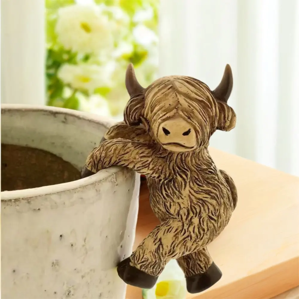 

Rural Highland Cow Figurine Resin Crafts Cartoon Climbing Cow Ornaments Cute Handicraft Highland Cow Bonsai Pendant