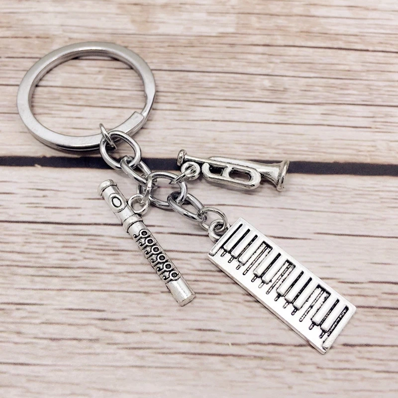 European And American Music Students, Music Lovers, Keyboard, Electronic Organ, Flute, Horn, Symphony Keychain