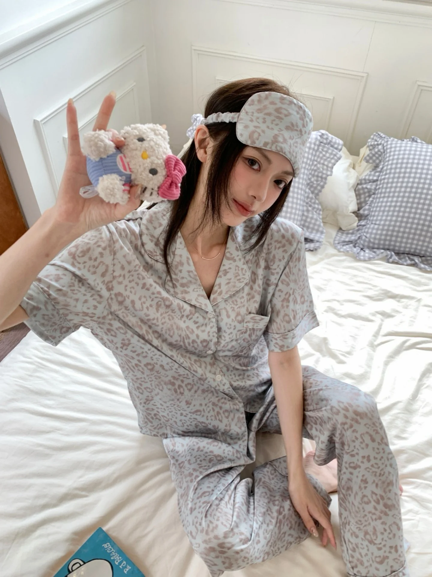 limited-time-offer-new-arrival-spring-autumn-leopard-print-sleepwear-three-piece-set-soft-ice-silk-long-sleeve-button-up-design