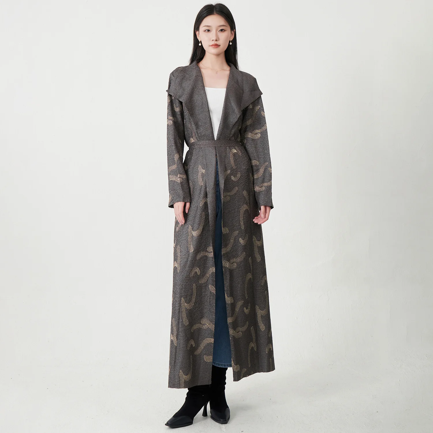 

Windbreaker Coat Long Sleeved Women High-end Style Lapel Tie Long Robe Versatile Temperament Luxurious Coat 2025 New Clothing