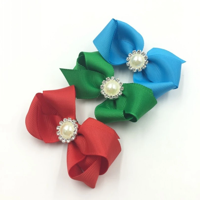 

120 шт./лот, 8 см, 30 цветов, бантики ручной работы из репсовой ленты с жемчужными пуговицами, заколки для волос, аксессуары для девочек, DIY