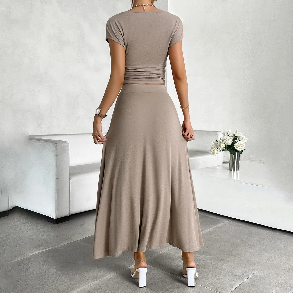 2025 Spring and Summer Short-sleeved Women's Round Neck Slim Fit Solid Color Short-sleeved Top A-line Maxi Skirt Suit