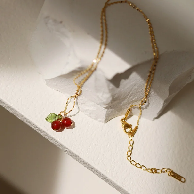 2024 New Fashion Korean Exquisite Red Carnelian Cherry Pendant Cute Fruit Necklace Gold Plated Cherry Clavicle Chain Gift