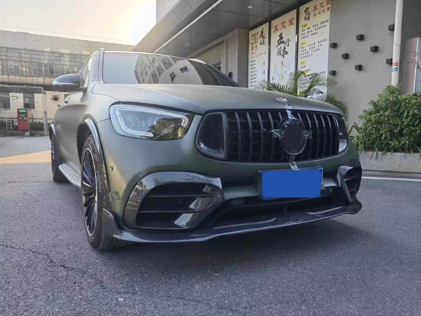 طقم هيكل من ألياف الكربون Runde لسيارة MercedesBenz GLC63 SUV كوبيه 20-22 ترقية برابو الجبهة الشفة الخلفية الناشر عجلة الحواجب مصبغة #4
