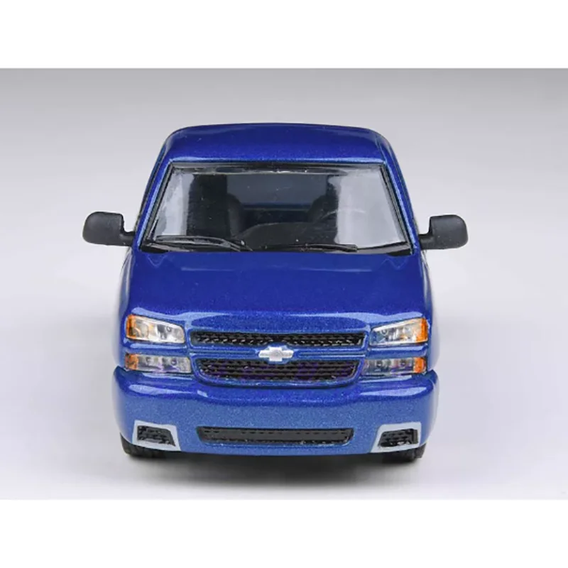 

PARA 1/64 Scale Silverado 2006 Pickup Truck Model Alloy Collectible Decoration Item