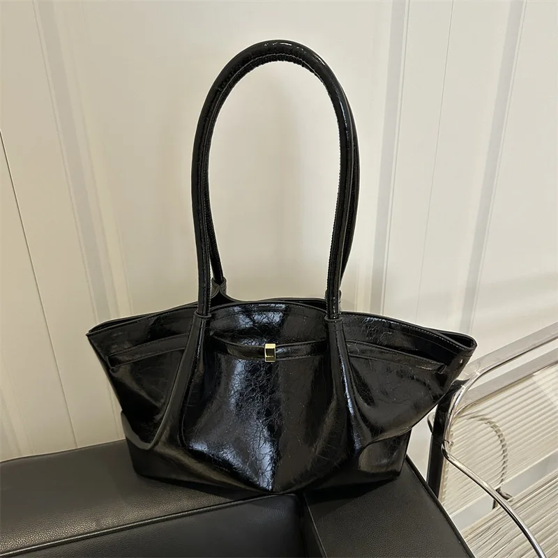 

Large Capacity Tote Bag Single Shoulder Handbag for Work Commuting Casual Women's Bag Fashionable Versatile New 2025