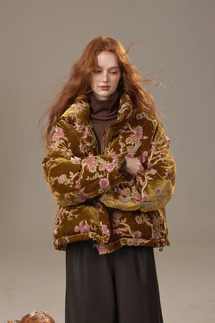 ELFSACK 2025 Women's Winter Down Jacket, Retro Floral Embroidery Stand Collar Puffer Coat, Romantic Thick Warm Padded Top