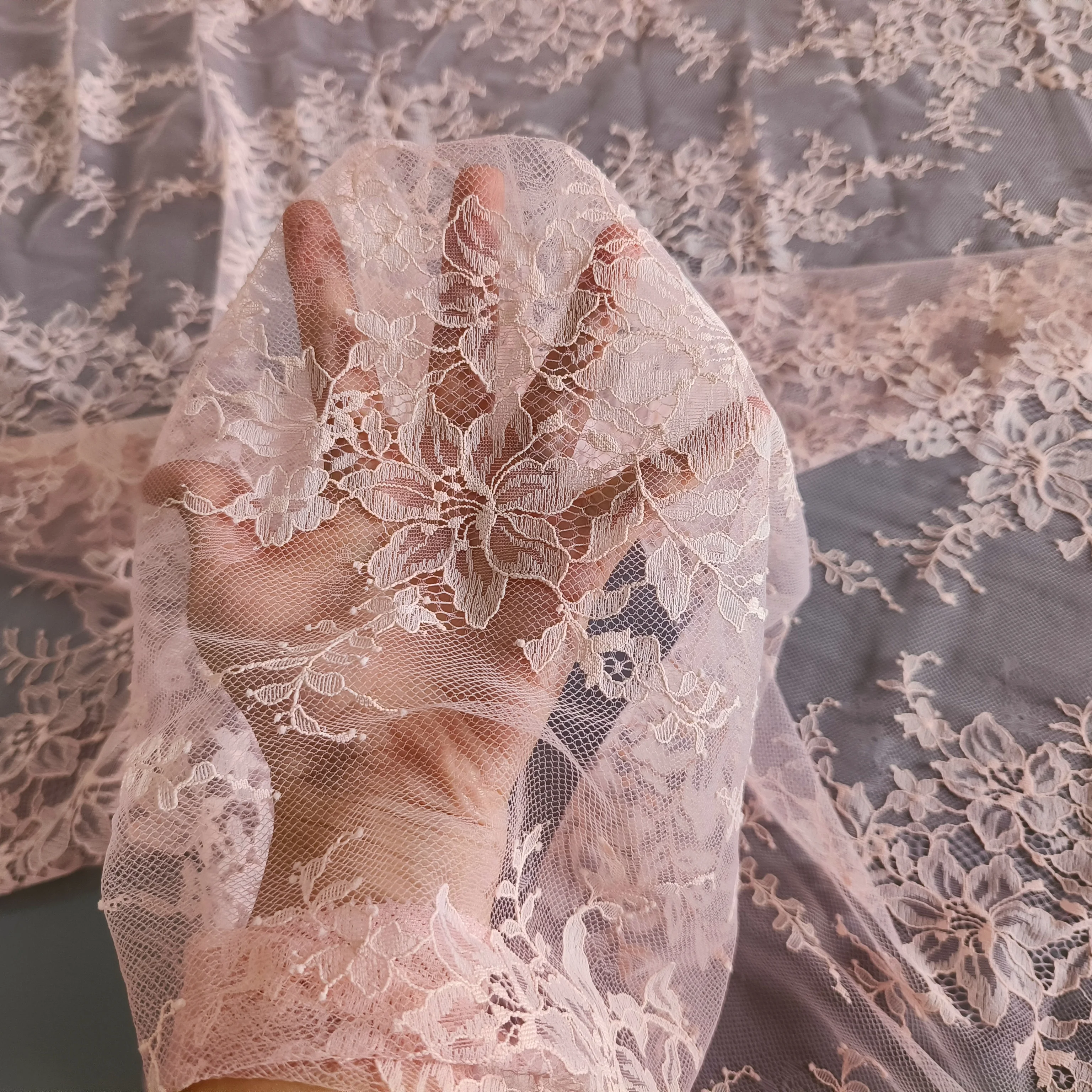 

Garment Sewing Fabric Soft Pink Wedding Dress Clothing Classic Chantilly Lace Fabric