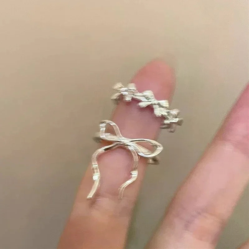 زوج من 2، حلقات شريطية على شكل فيونكة مصممة؛ حلقات هندسية حلوة قابلة للتعديل؛ هدية مثالية للنساء؛ مناسبة لحفلات الزفاف