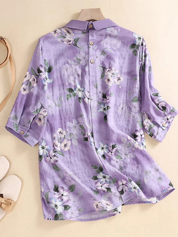 เสื้อผ้าฝ้ายลินินลายดอกไม้สไตล์เรโทร คอปกตุ๊กตาบางเบา ผ้าไหม เสื้อผู้หญิงทรงหลวม พิมพ์ลาย เหมาะสำหรับใส่ไปทำงานในฤดูร้อน