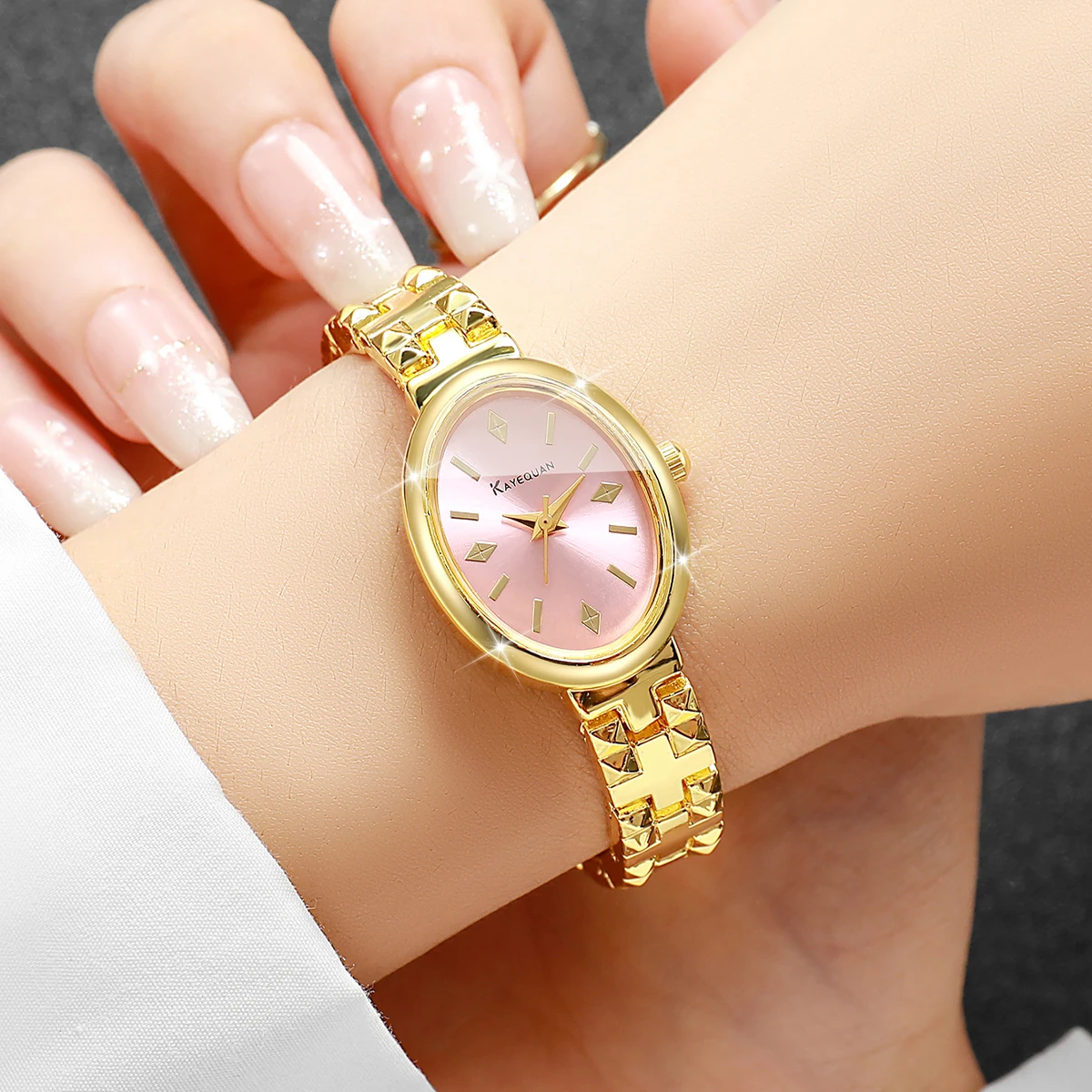 Elegant Oval Dial Women Watches Fashion Golden Stainless Steel Strap Ladies Quartz Wristwatches Relogio Feminino（Without Box）
