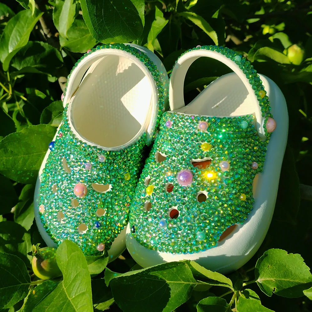 Handmade Rhinestones Bling Girls Womens Kids And Mother Summer Hole Sandals Garden Beach Slippers Sandals Quick Drying Shoes