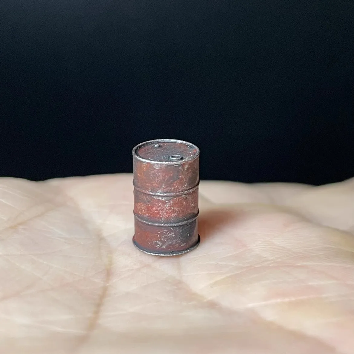 

Car Model 1:64 Oil Drum Garage Repair Shop Scene Match