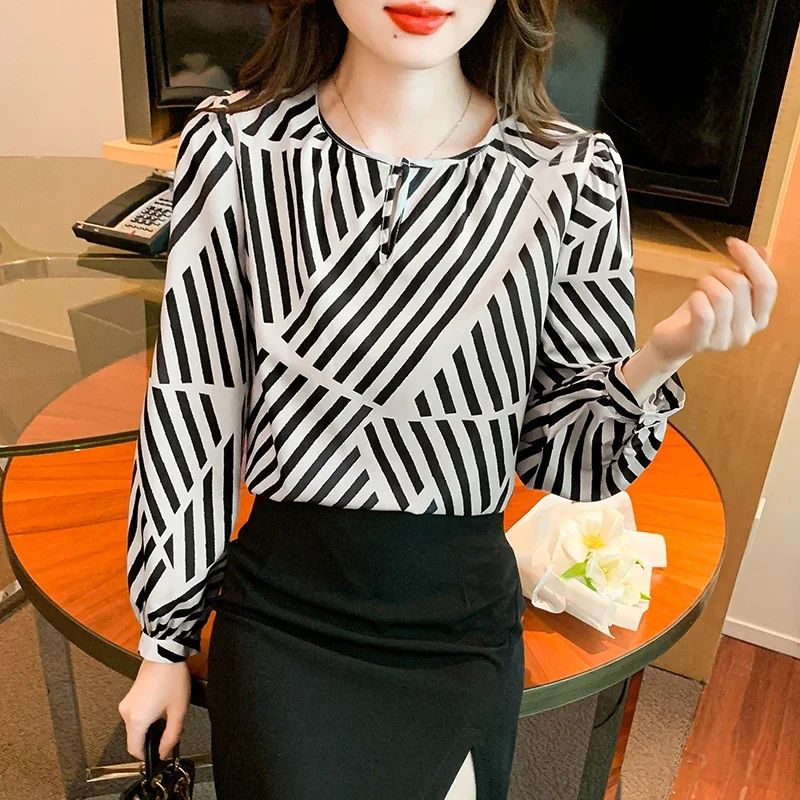 

Stripe Women Blouse Satin Womens Tops Long Sleeve Blouses New Silk Women Clothing O-neck Elegant Hollow Out Shrits and Blouses